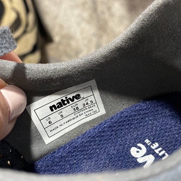 Native sneaker style gray slip on laser design cut out shoes size 6 - Picture 9 of 11